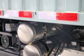 ������� ����EL-Plus ���س������� 8.5T 4.14�׵��Ŵ��綯��ʽ�Ῠ140kWhͼƬ