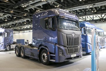 福田 欧曼银河7 620马力 6X4 自动档牵引车