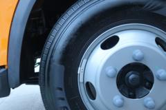 福田奥铃 智蓝EM 4.5T 3.17米双排纯电动栏板轻卡77.28kWh