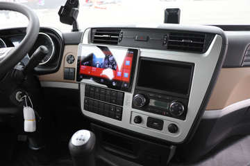 �����½� ����X7 480���� 6X4 ǣ����ͼƬ