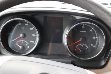 �����½� ����X7 480���� 6X4 ǣ����ͼƬ