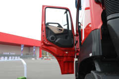 东风新疆 畅行X7 480马力 6X4 牵引车