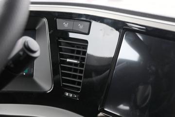 �����½� ����X9 600���� 4X2 ǣ����ͼƬ