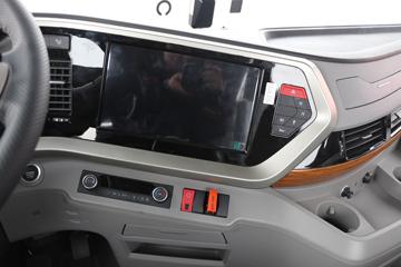 �����½� ����X9 600���� 4X2 ǣ����ͼƬ