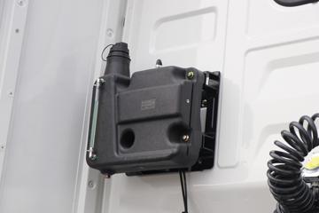 �����½� ����X9 600���� 4X2 ǣ����ͼƬ