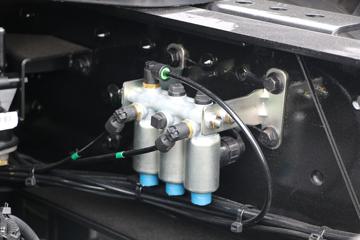 �����½� ����X9 600���� 4X2 ǣ����ͼƬ