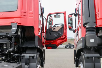 �����½� ����X7 320���� 4X2 9.6����ʽ�ػ���(DFV5183XXYGP6DAL)ͼƬ