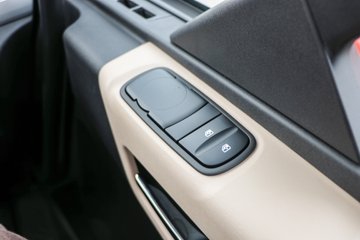 �����½� ����X7 320���� 4X2 9.6����ʽ�ػ���(DFV5183XXYGP6DAL)ͼƬ