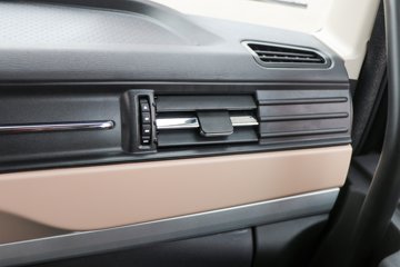 �����½� ����X7 320���� 4X2 9.6����ʽ�ػ���(DFV5183XXYGP6DAL)ͼƬ