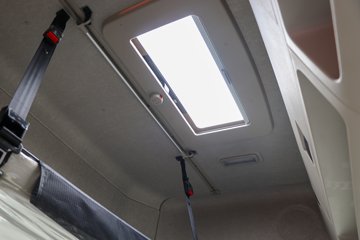 �����½� ����X7 320���� 4X2 9.6����ʽ�ػ���(DFV5183XXYGP6DAL)ͼƬ