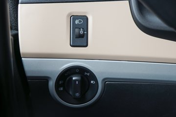 �����½� ����X7 320���� 4X2 9.6����ʽ�ػ���(DFV5183XXYGP6DAL)ͼƬ