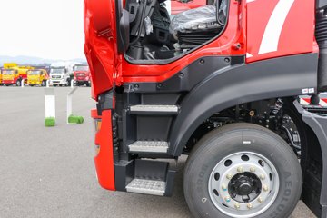 �����½� ����X7 320���� 4X2 9.6����ʽ�ػ���(DFV5183XXYGP6DAL)ͼƬ