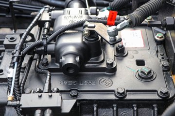 �����½� ����X7 320���� 4X2 9.6����ʽ�ػ���(DFV5183XXYGP6DAL)ͼƬ