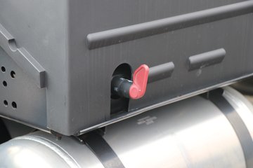 �����½� ����X7 320���� 4X2 9.6����ʽ�ػ���(DFV5183XXYGP6DAL)ͼƬ