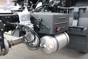 �����½� ����X7 320���� 4X2 9.6����ʽ�ػ���(DFV5183XXYGP6DAL)ͼƬ