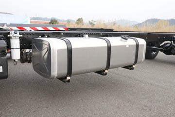 �����½� ����X7 320���� 4X2 9.6����ʽ�ػ���(DFV5183XXYGP6DAL)ͼƬ