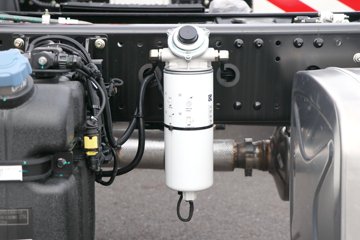 �����½� ����X7 320���� 4X2 9.6����ʽ�ػ���(DFV5183XXYGP6DAL)ͼƬ