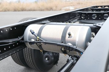 �����½� ����X7 320���� 4X2 9.6����ʽ�ػ���(DFV5183XXYGP6DAL)ͼƬ