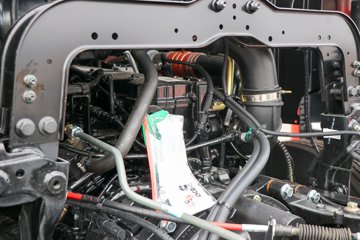 �����½� ����X7 320���� 4X2 9.6����ʽ�ػ���(DFV5183XXYGP6DAL)ͼƬ