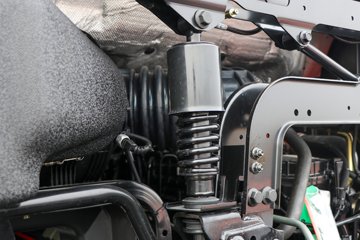 �����½� ����X7 320���� 4X2 9.6����ʽ�ػ���(DFV5183XXYGP6DAL)ͼƬ