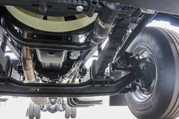 �����½� ����X7 320���� 4X2 9.6����ʽ�ػ���(DFV5183XXYGP6DAL)ͼƬ