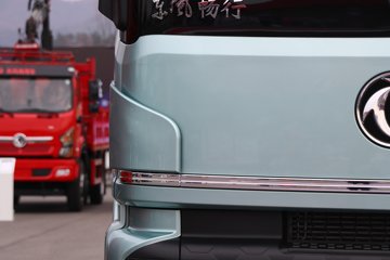 �����½� ����X9 14.5L LNG 630���� 6X4 ��ʿ��16�� AMT�Զ��� ǣ����ͼƬ