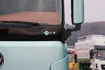 �����½� ����X9 14.5L LNG 630���� 6X4 ��ʿ��16�� AMT�Զ��� ǣ����ͼƬ