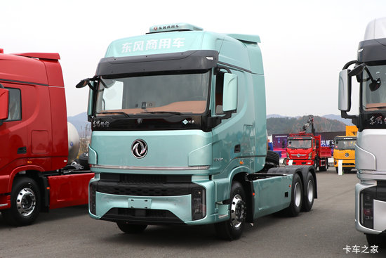 �����½� ����X9 14.6L LNG 590���� 6X4 ��ʿ��16�� AMT�Զ��� ǣ����