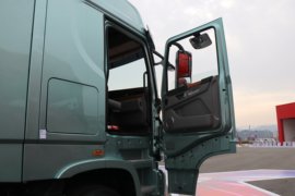 东风畅行X9&nbsp;牵引车驾驶室                                               图片