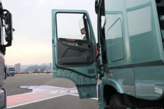 东风新疆 畅行X9 14.5L LNG 630马力 6X4 法士特16档 AMT自动档 牵引车