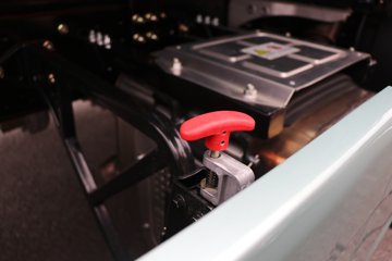 �����½� ����X9 14.5L LNG 630���� 6X4 ��ʿ��16�� AMT�Զ��� ǣ����ͼƬ