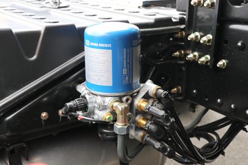 �����½� ����X9 14.5L LNG 630���� 6X4 ��ʿ��16�� AMT�Զ��� ǣ����ͼƬ