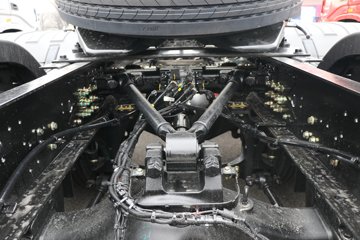 �����½� ����X9 14.5L LNG 630���� 6X4 ��ʿ��16�� AMT�Զ��� ǣ����ͼƬ