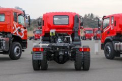 东风新疆 拓行X1 200马力 4X2 4.2米自卸车(DFV3181GP6D2)