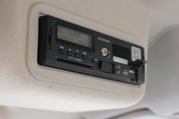 �����½� ����X1 200���� 4X2 4.2����ж��(DFV3181GP6D2)ͼƬ