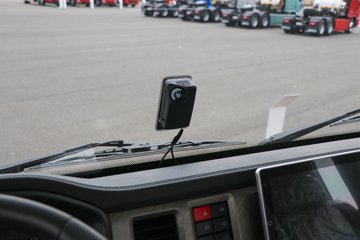 �����½� ����X1 200���� 4X2 4.2����ж��(DFV3181GP6D2)ͼƬ