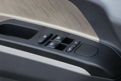 东风新疆 拓行X1 200马力 4X2 4.2米自卸车(DFV3181GP6D2)