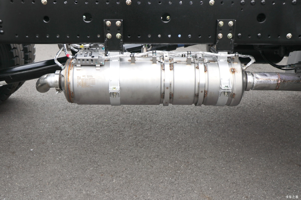 ½ X1 200 4X2 4.2ж(DFV3181GP6D2)                                                