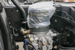 东风新疆 拓行X1 200马力 4X2 4.2米自卸车(DFV3181GP6D2)