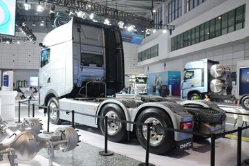 全新一代&nbsp;牵引车外观                                                图片