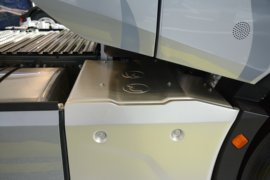 全新一代&nbsp;牵引车底盘                                                图片