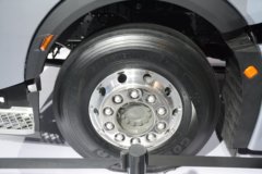 中国重汽 全新一代重卡 600马力 6X4 AMT自动档牵引车