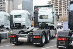 中国重汽 HOWO TH7-N重卡 540马力 6X4 AMT自动档牵引车(ZZ4257V324HF1H)