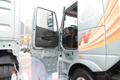 中国重汽 HOWO TH7-N重卡 540马力 6X4 AMT自动档牵引车(ZZ4257V324HF1H)