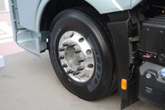 中国重汽 HOWO TH7-N重卡 540马力 6X4 AMT自动档牵引车(ZZ4257V324HF1H)