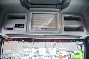 �й����� HOWO TX7-N 480���� 6X4 LNGǣ����(ZZ4257V384GF1LB)ͼƬ