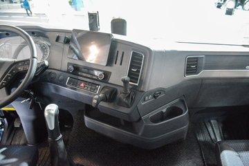 �й����� HOWO TX7-N 480���� 6X4 LNGǣ����(ZZ4257V384GF1LB)ͼƬ