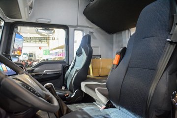 �й����� HOWO TX7-N 480���� 6X4 LNGǣ����(ZZ4257V384GF1LB)ͼƬ