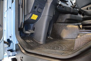 �й����� HOWO TX7-N 480���� 6X4 LNGǣ����(ZZ4257V384GF1LB)ͼƬ