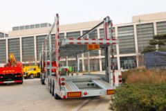 一汽解放 J6P 480马力 6X4 LNG车辆运输车